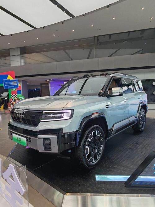 惠州349比亚迪方程豹硬派越野的爆款，英菲尼迪35周年与你共成长